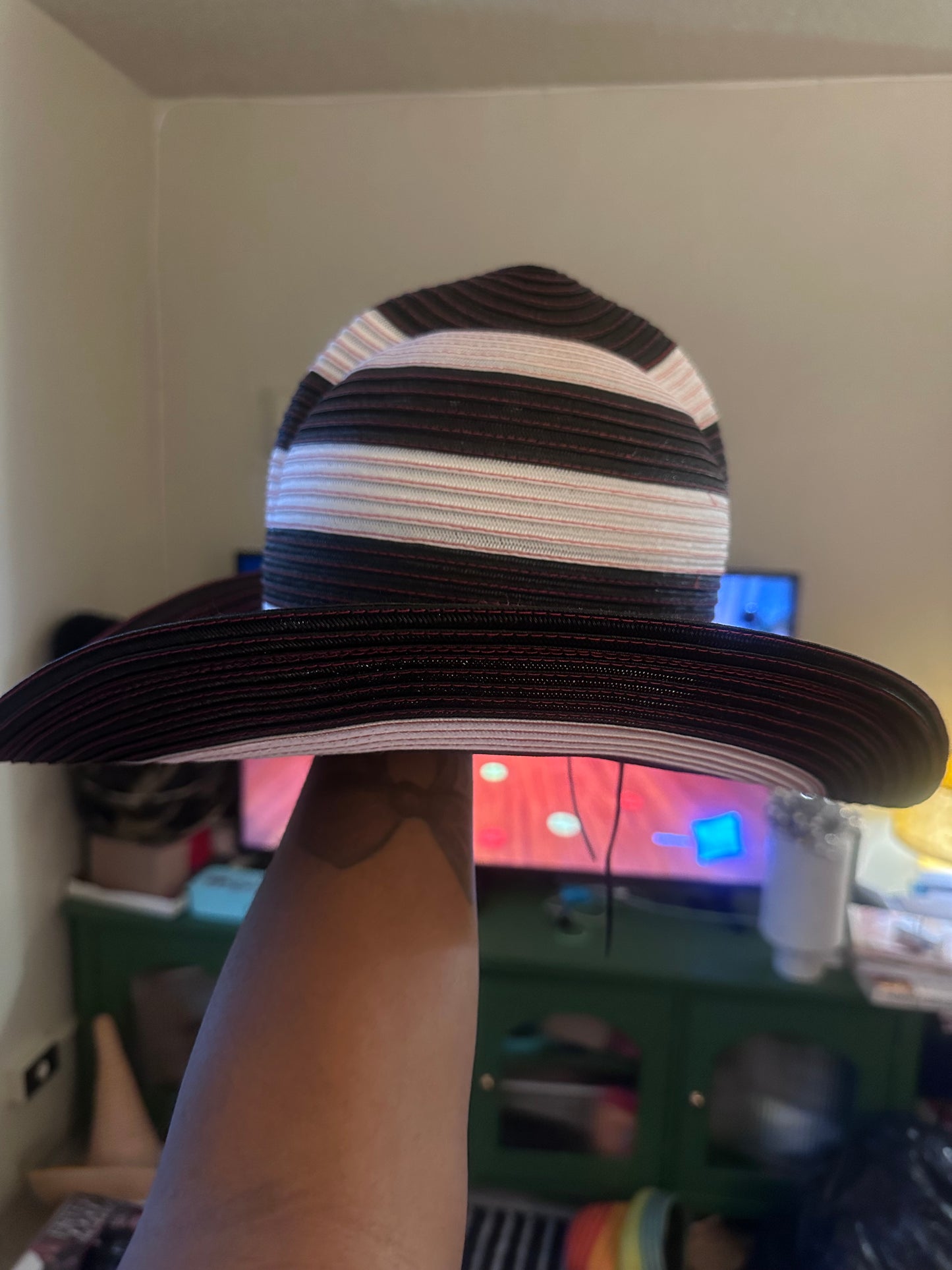 Sample sale